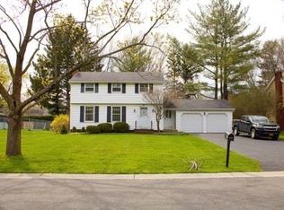 61 Lincolnshire Rd, Webster, NY 14580