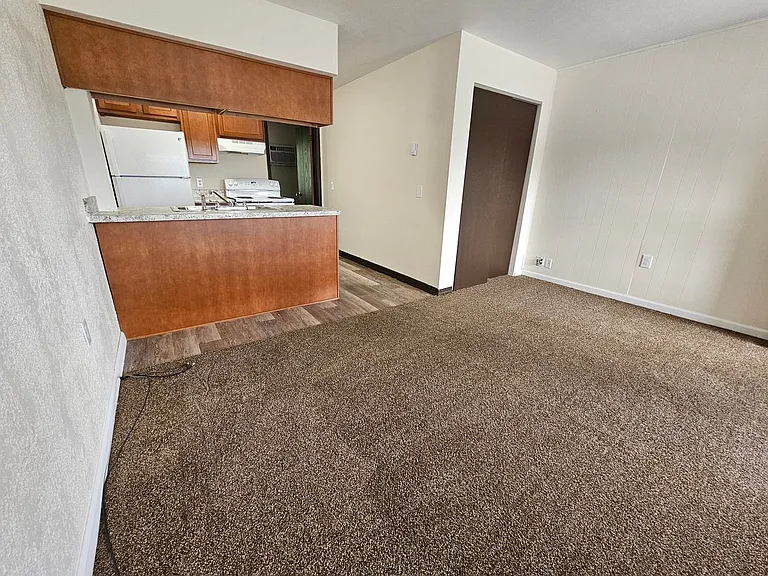 Tetherwood Apartments — Photo 22
