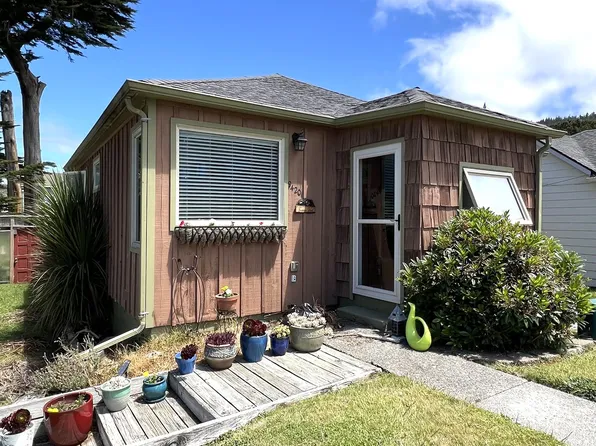94201 4th St, Gold Beach, OR 97444