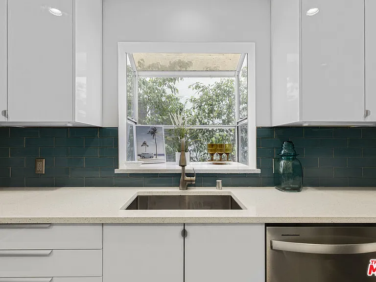 115 Galleon St #B — Photo 11