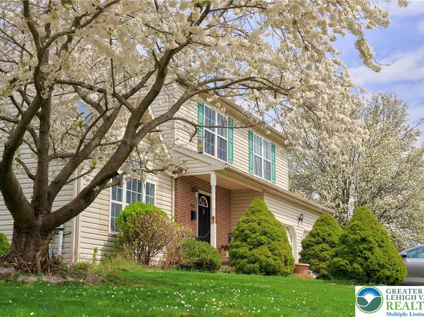 1442 Stanford Rd, Bethlehem, PA 18018