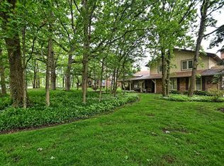 8664 Heather Dr, Burr Ridge, IL 60527