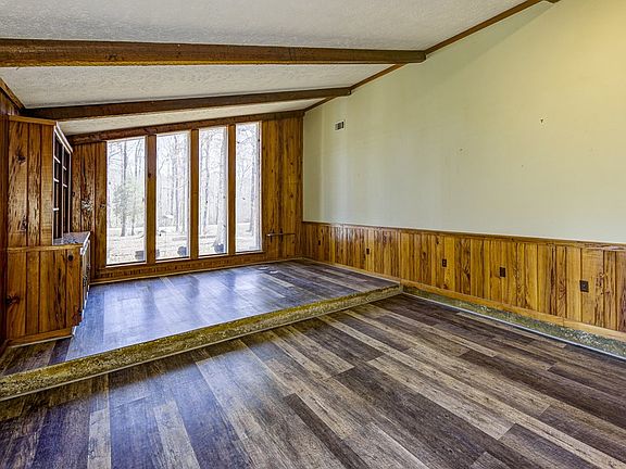 3rd image of 1405 Sweetgum Ln