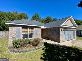 112 Sunnymeade Dr, Warner Robins, GA 31093