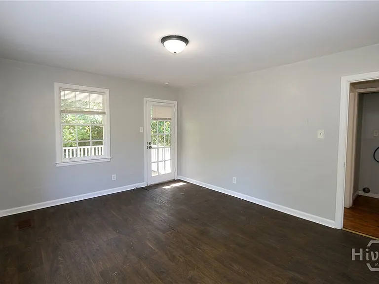 2309 Lorraine Dr — Photo 4