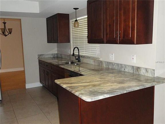 4th image of 521 Hickorywood Ave