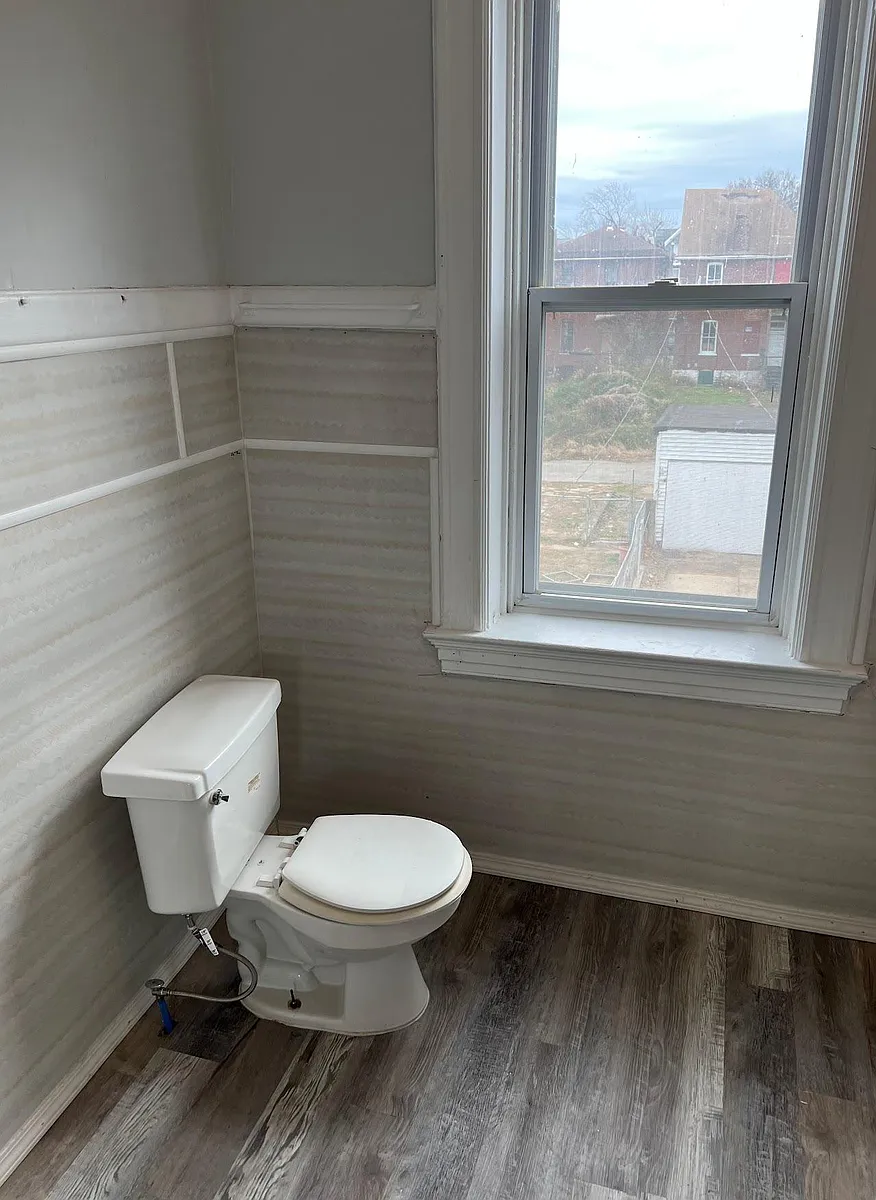 Building Photo - 4556 Athlone Ave