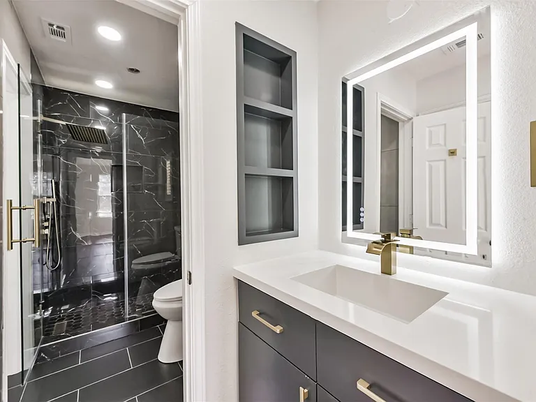 2315 Bending Spring Dr — Photo 35