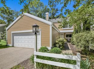18 Bayberry Trl, Madison, WI 53717