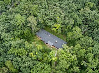 W350S4044 Pine Ridge Ct, Dousman, WI 53118