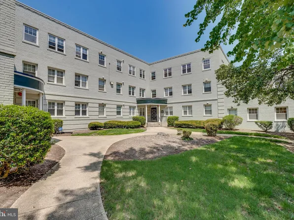 914 Barnaby St SE APT 102, Washington, DC 20032