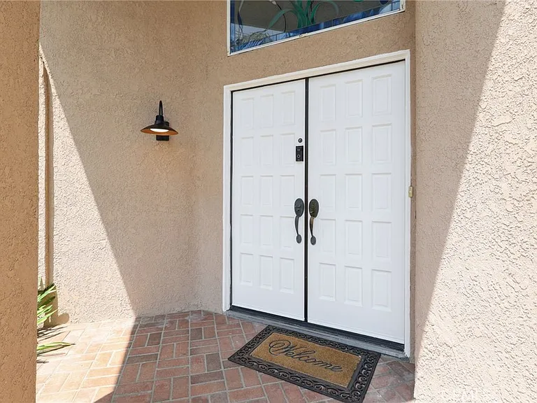 23205 Azela Cir — Photo 3