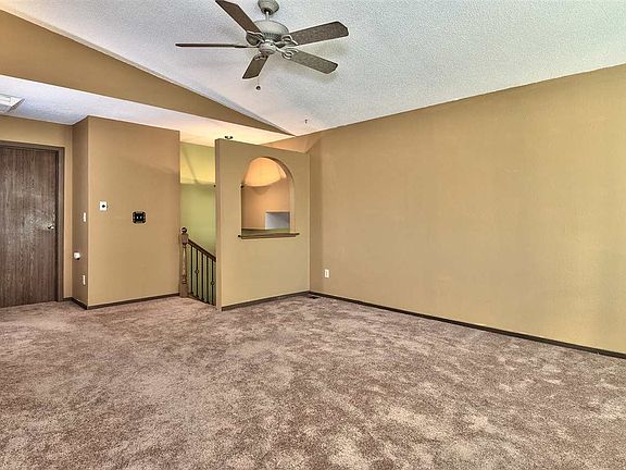 5th image of 2826 Newport Cir