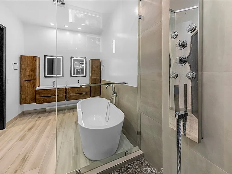 2119 Grant Ave #B — Photo 10