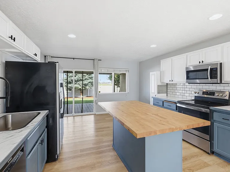 7610 S Dour St — Photo 10