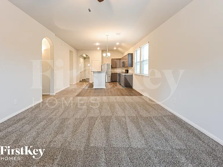 11012 Patriot Ct — Photo 4