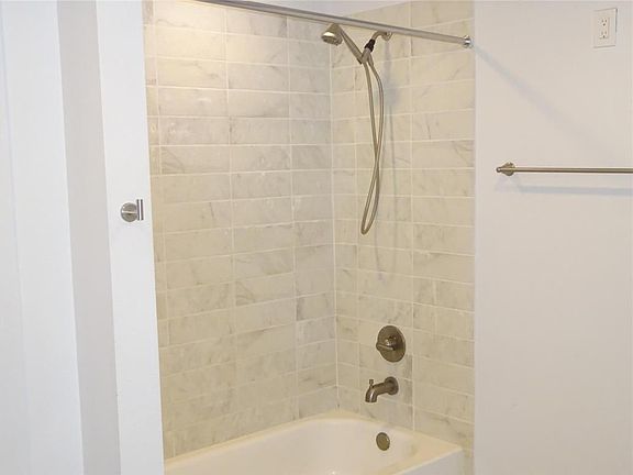 4th image of 2401 Crawford St #B203