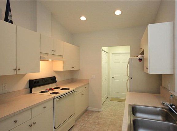 4th image of 5 Bayside Dr