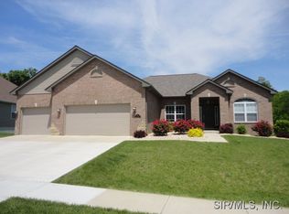 624 Longfellow Dr, O Fallon, IL 62269
