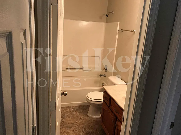 7800 Parkview Cir E — Photo 7