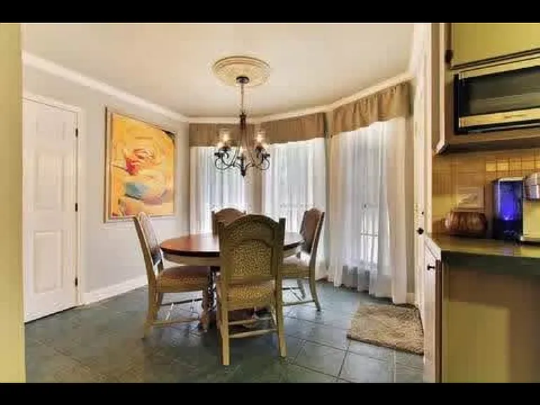 130 Harbor Rd — Photo 4