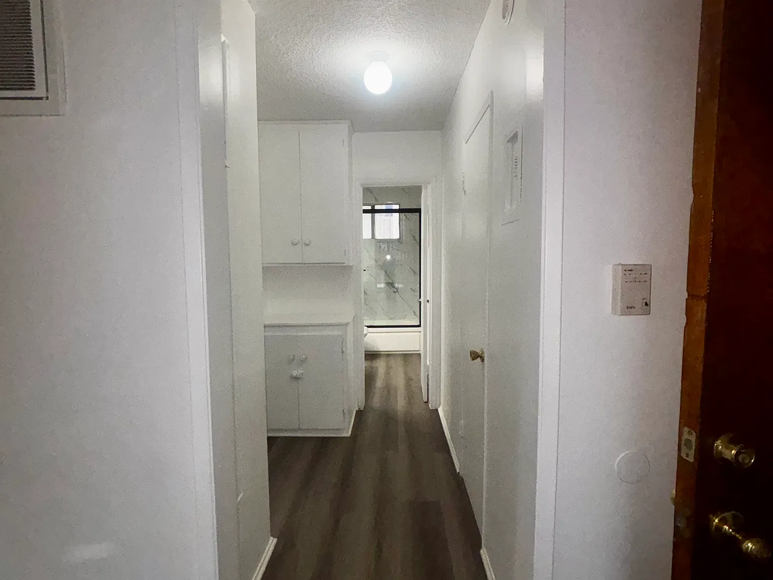 1 bed, 900 sqft, $2,300 — Photo 4