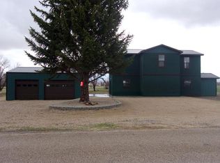 914 Ln 11 1/2, Powell, WY 82435