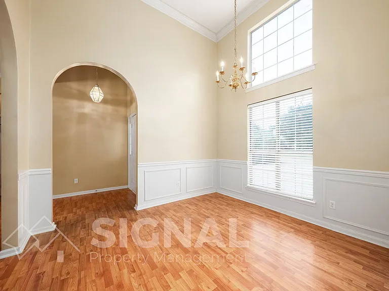 108 Spring Pl — Photo 6
