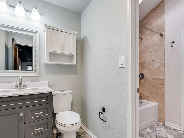 2749 Buna Dr — Photo 10