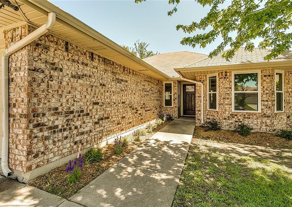1st image of 104 Suttonwood Dr