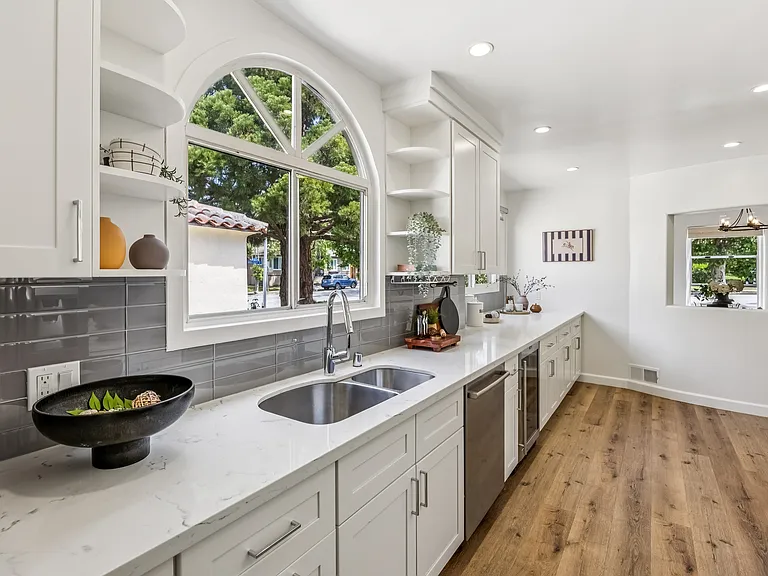 610 Hillcrest Blvd — Photo 16