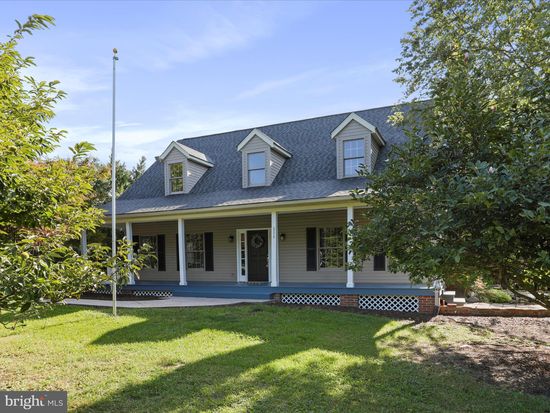 211 Bufflehead Dr, Harpers Ferry, WV 25425