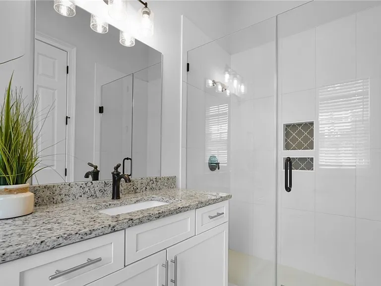 1507 Price St — Photo 11