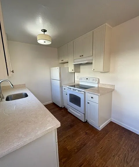 1132 Paloma Ave — Photo 4