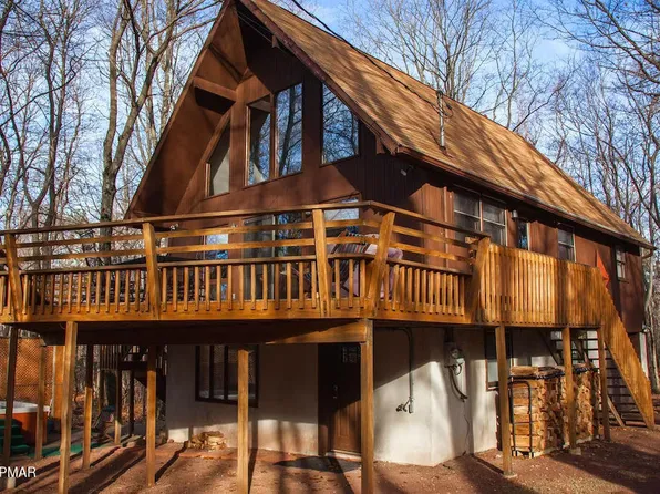 24 Wood St, Lake Harmony, PA 18624