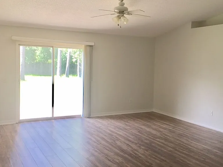 4266 Lancaster Dr — Photo 3