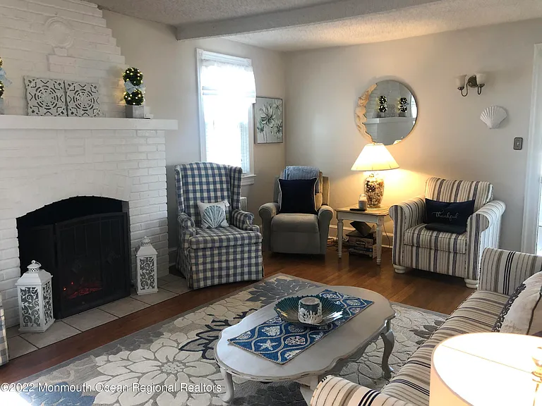 1717 River Rd — Photo 5