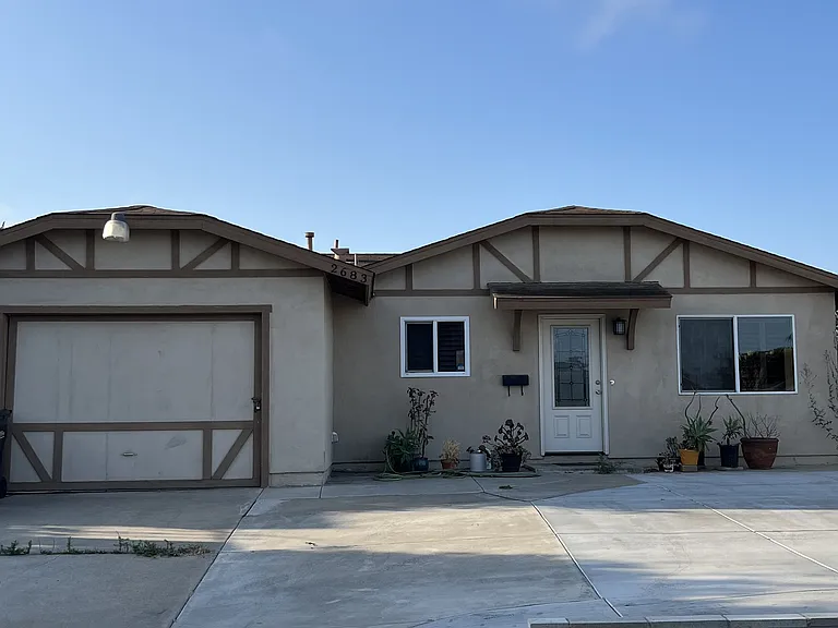 2683 Caulfield Dr — Photo 1
