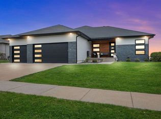 1895 Stone Creek Cir, North Liberty, IA 52317