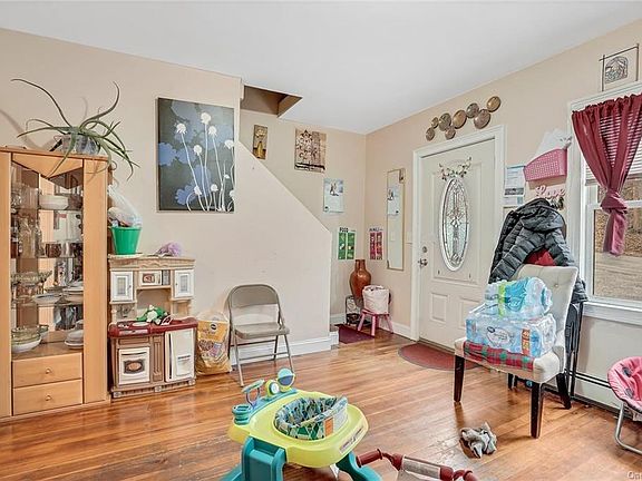 5th image of 20 Cortlandt Ave