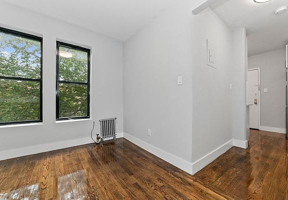 3rd image of 244 E 117th St APT 4C