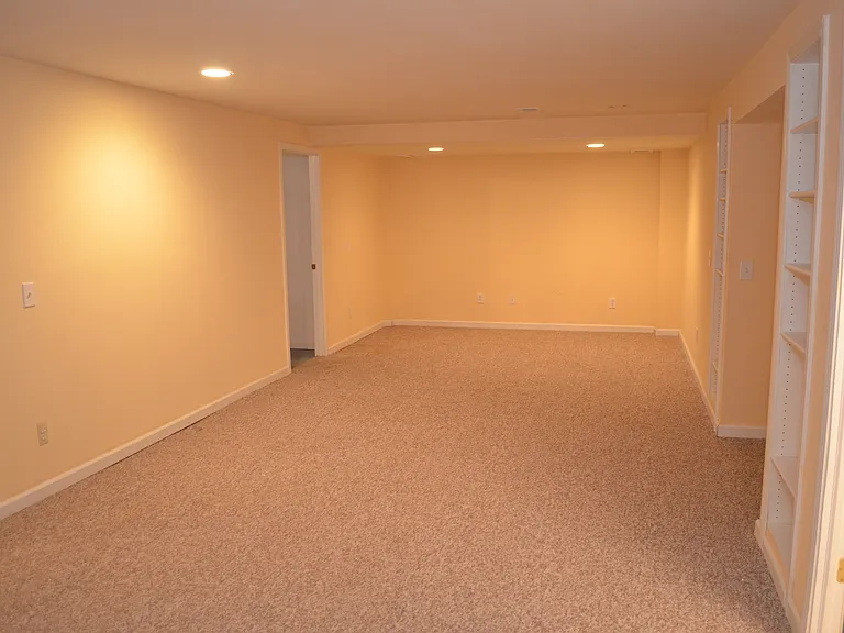 13313 Wyndemere Cir — Photo 32