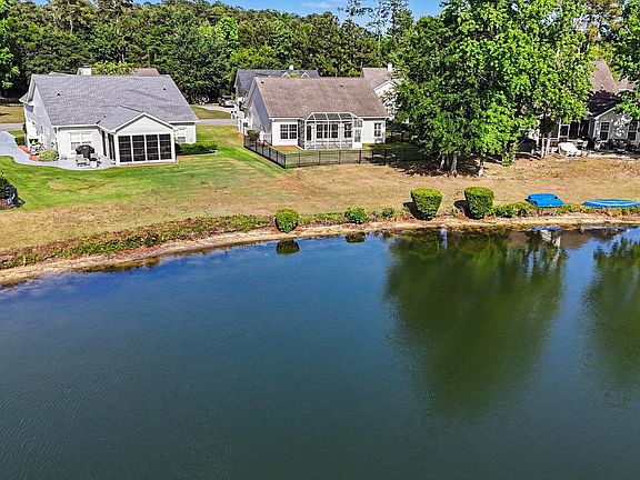 2nd image of 400 Carriage Lake Dr.