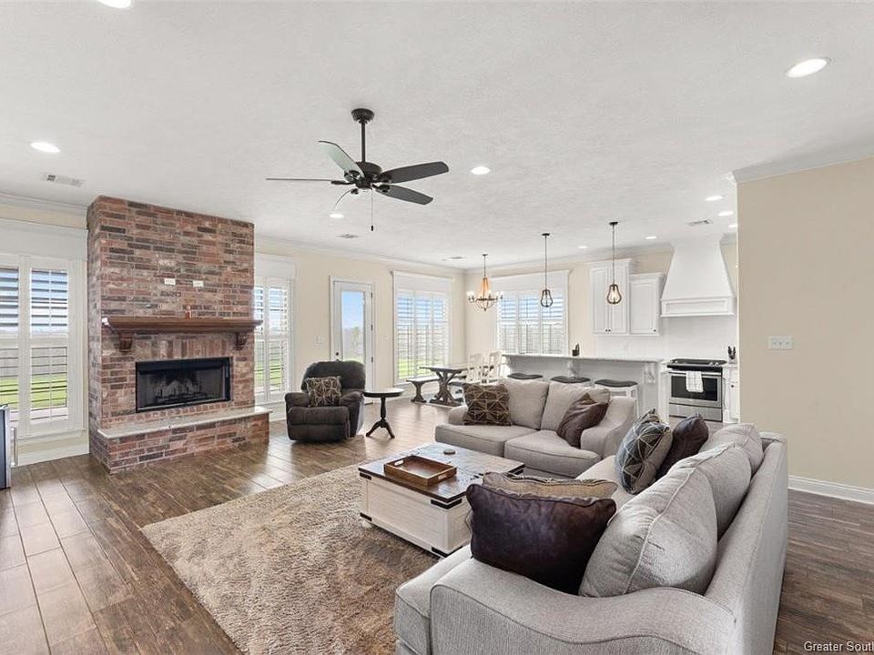 Oaks Townhomes 1711 Ln Lake Charles LA Zillow