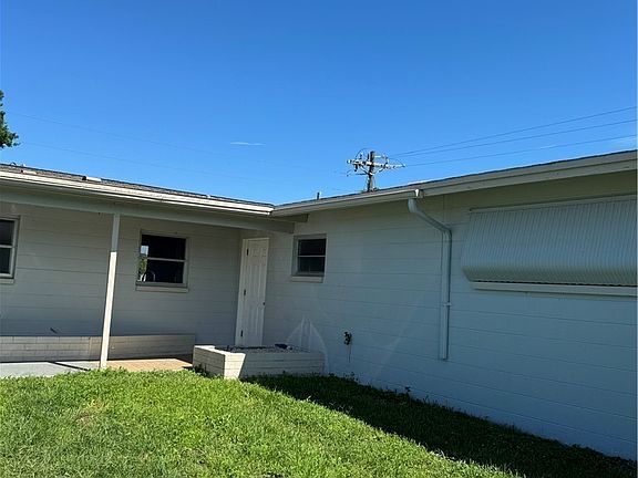 2nd image of 1109 E Jasmine Rd