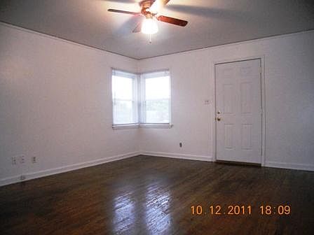 4th image of 157 E Hillcrest Ave
