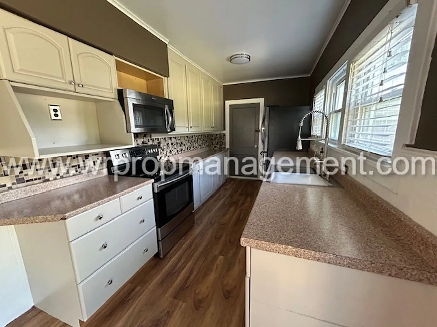 4 bed 1 bath home in Temperance! — Photo 4