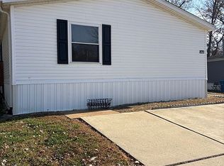 175 Woodland Trails Dr, Collinsville, IL 62234