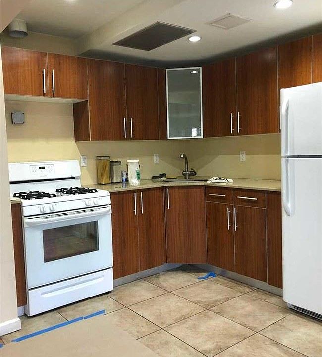 2nd image of 10302 Northern Blvd