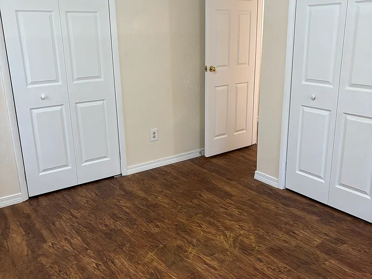 7604 Madison Dr — Photo 16